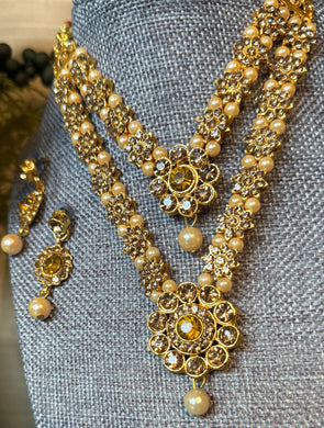 Necklace & Earrings Set: Stones and Pearls Collection